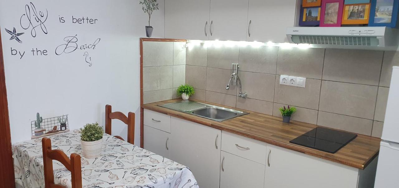 Burero Beach Stay - Comfy - Near Airport & Beaches El Burrero Dış mekan fotoğraf